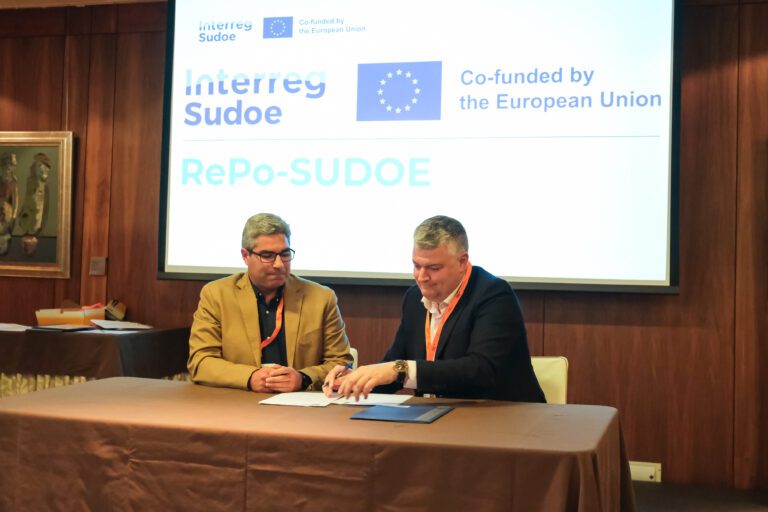 15:30 horas. Hotel Santemar. El consejero de Economía, Hacienda y Fondos Europeos, Luis Ángel Agüeros, inaugura el Seminario Técnico de Gestión de Proyectos Interreg Espacio Sudoeste Europeo del periodo de programación 2021-2027. 16 de abril de 2024 © Raúl Lucio