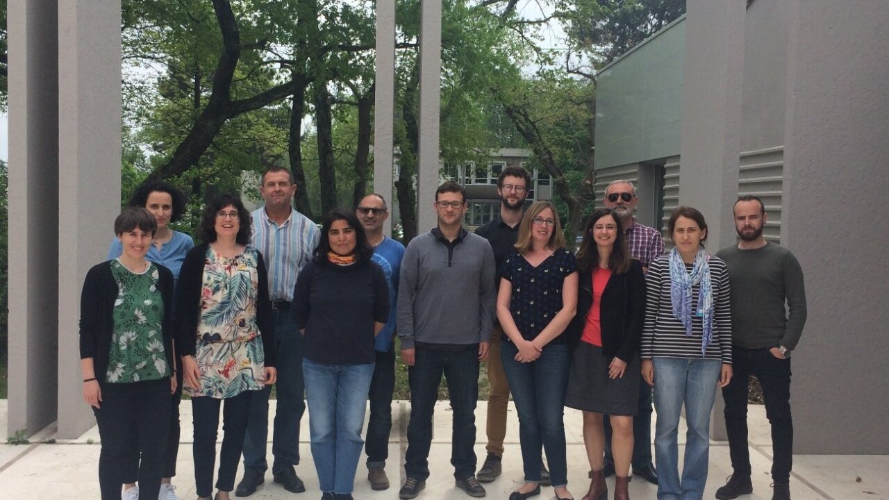 70F79A03-8BAD-7347-CA2C-990742AD7B66