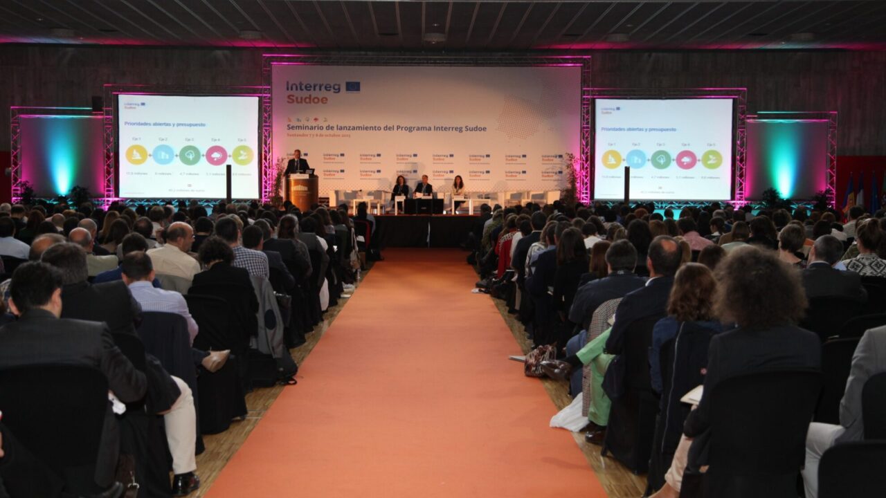 ABAA55F5-B3E4-6A20-F926-EB9F278B520C