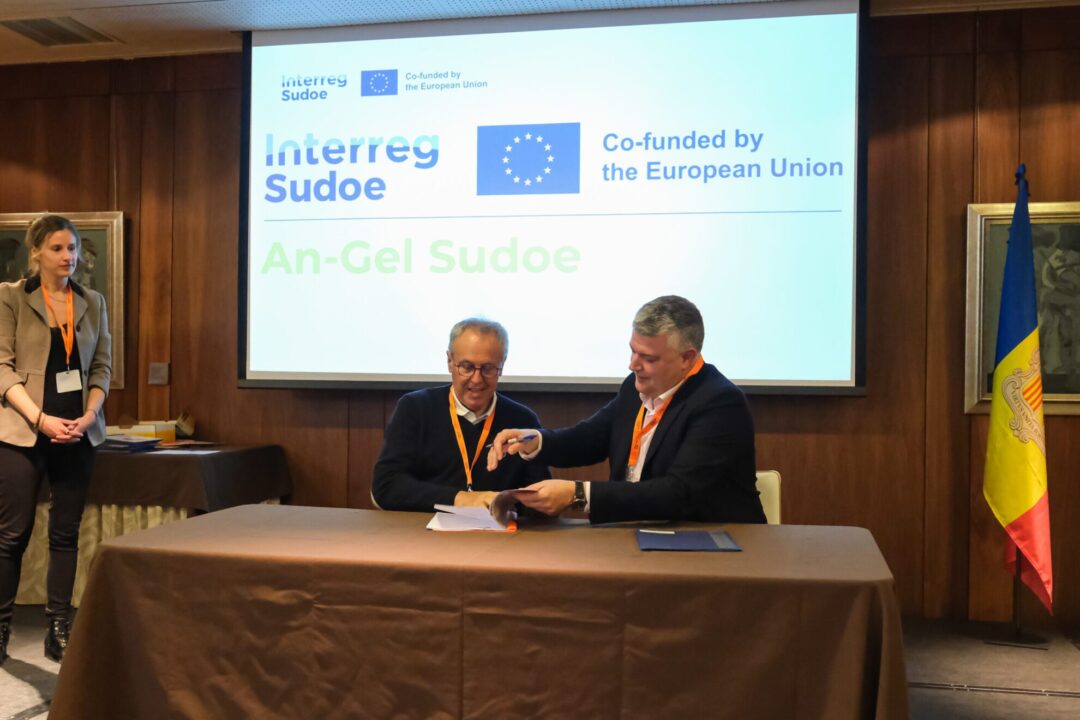15:30 horas. Hotel Santemar. El consejero de Economía, Hacienda y Fondos Europeos, Luis Ángel Agüeros, inaugura el Seminario Técnico de Gestión de Proyectos Interreg Espacio Sudoeste Europeo del periodo de programación 2021-2027. 16 de abril de 2024 © Raúl Lucio